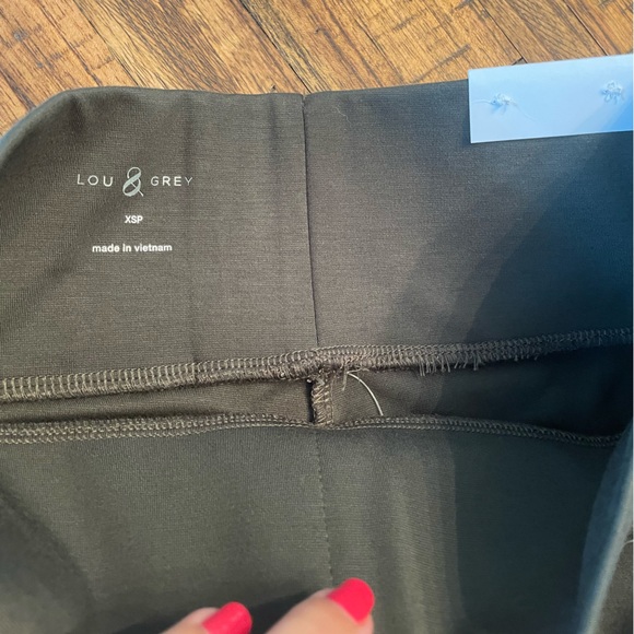 Lou and Grey by LOFT Ponte Pocket Leggings - Picture 3 of 3